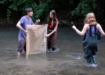 SUNY-ESF Graduate Student and Honeywell Summer Science Week Students Pull Samples from Onondaga Creek