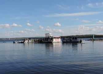 The platform fills as it nears time to dive into Onondaga Lake.