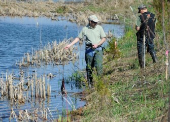 A water quality meter is used to measure temperature and dissolved oxygen.  Ample dissolved oxygen is important for the health of aquatic animal and plant life, as well for decomposition of material on the bottom.