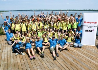 Honeywell Summer Science Week 2018 students and counselors at the Onondaga Lake Visitors Center.